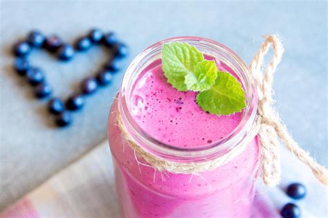 Yaz için Kilo Verdiren Serinletici Smoothie Tarifleri